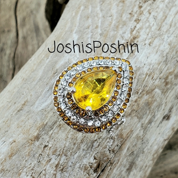 Silver pear shaped canary yellow citrine ring - Picture 7 of 10